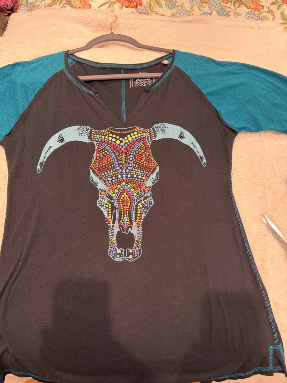 Women’s Black & Teal Short Sleeve Graphic Western Tee - Beaded Skull Design